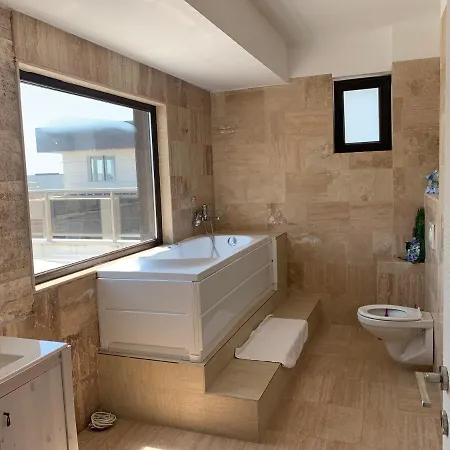 Gooapartments Six - Penthouse Apartment Navodari